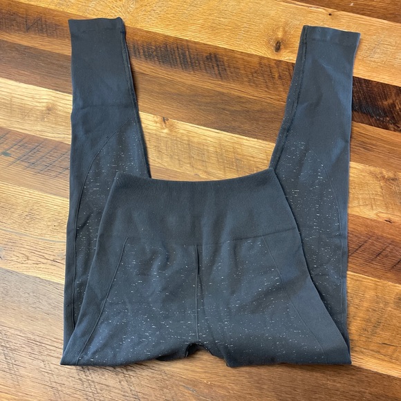 Lululemon tights, size small - Picture 3 of 8